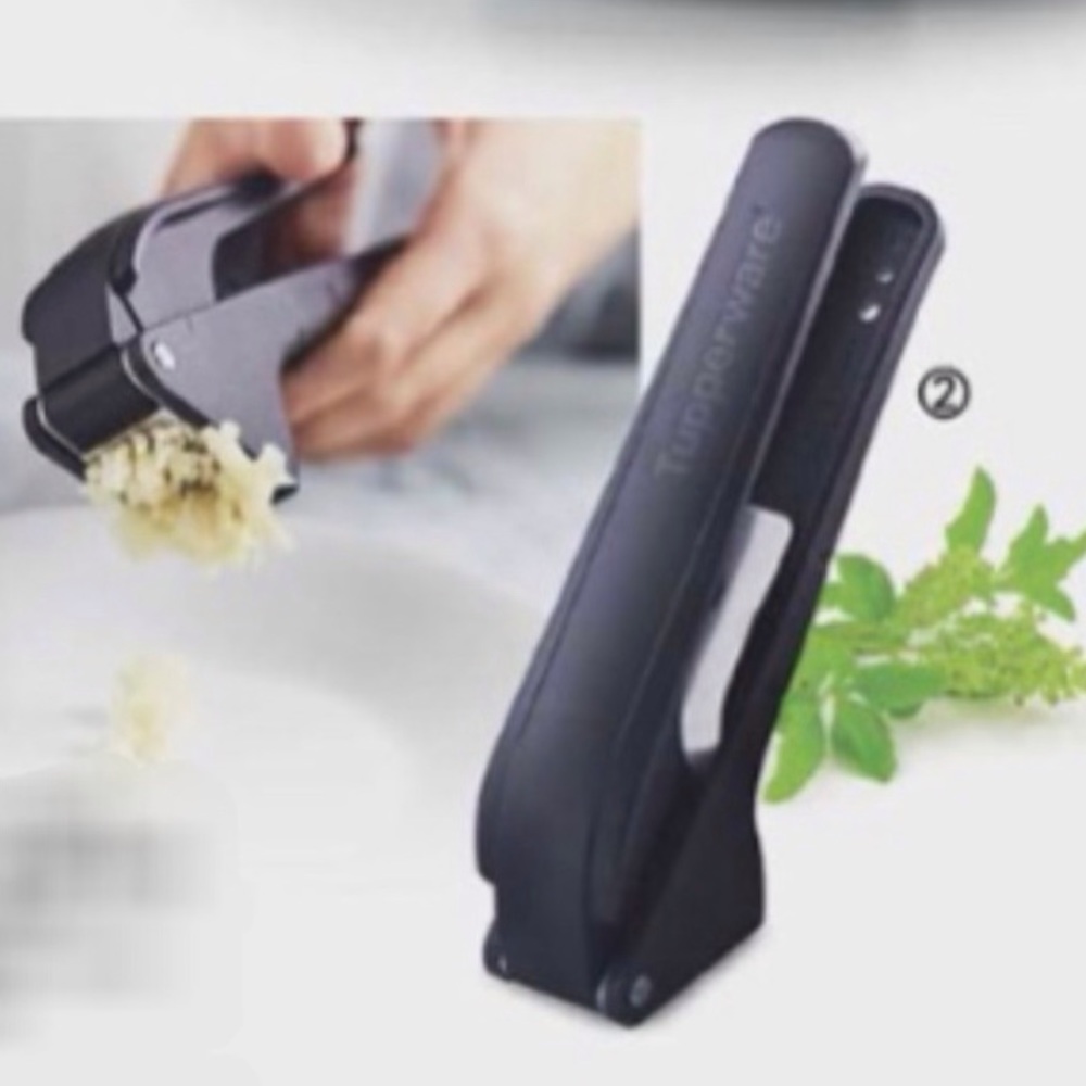 Tupperware GARLIC PRESS